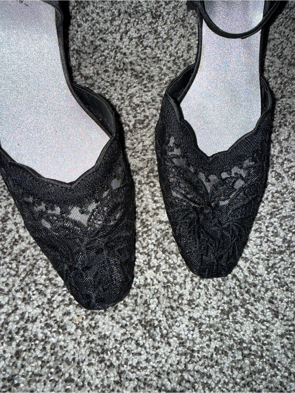Jacqueline Ferrar Black Lace Pointed Flats